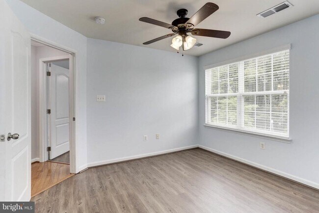 Building Photo - 6935 Heritage Crossing