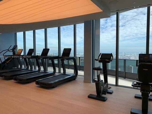 Building Photo - 1000 Brickell Plaza