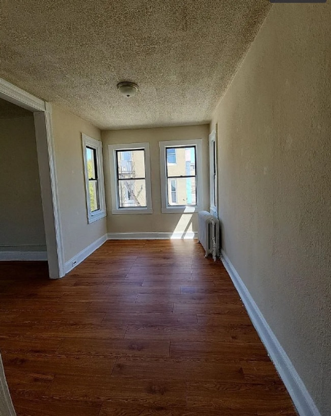 Building Photo - 103 E 22nd St