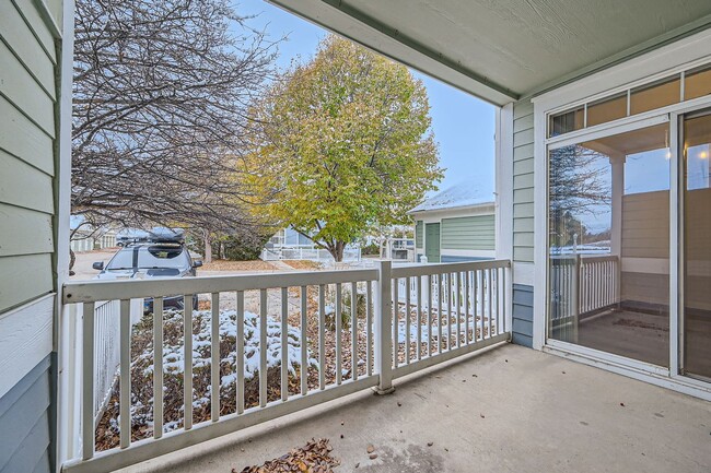 Building Photo - Bright & Cozy 2BD/2BA Townhome in Meadowview neighborhood!