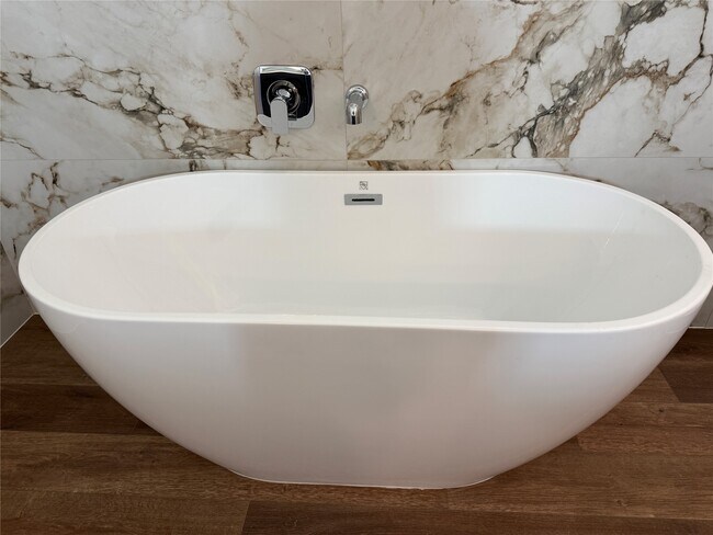 Building Photo - 881 Rachel St