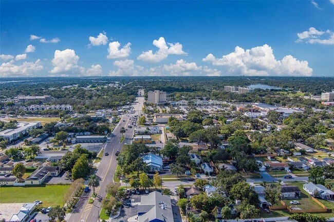 Building Photo - 810 2nd Ave NW