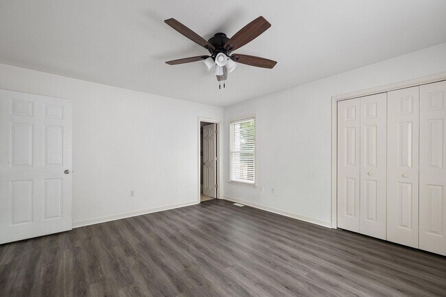 Building Photo - 5608 Chatmoss Rd