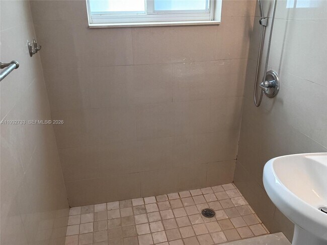 Building Photo - 3200 Mary St