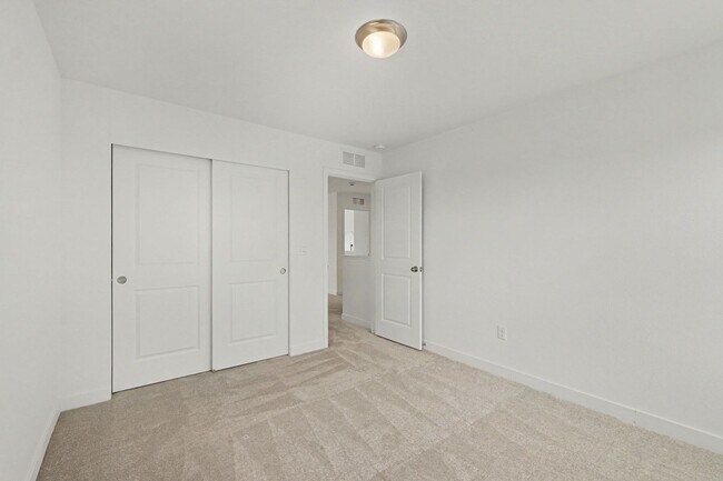 Building Photo - 5457 Inland Ave