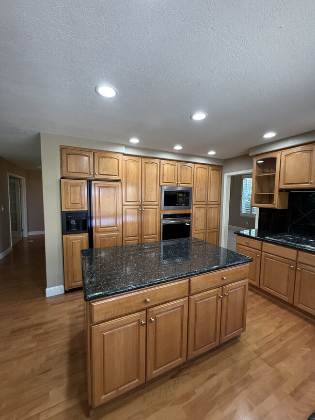 Building Photo - Beautiful 4 Bedroom, 3 Bathroom Pleasanton Home with 3-Car Garage & Large Backyard