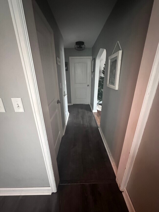 Building Photo - 213 E Douglas St