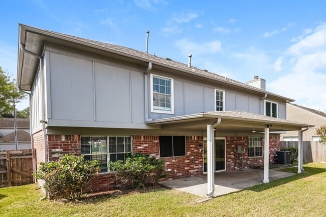 Building Photo - 1506 Newmark Dr