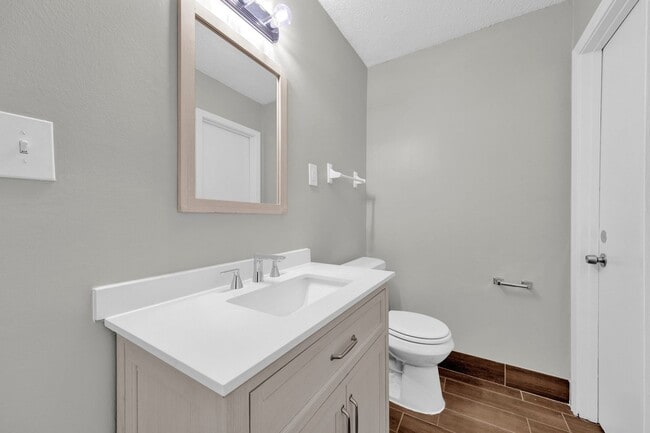 Building Photo - 674 Hobbs Dr