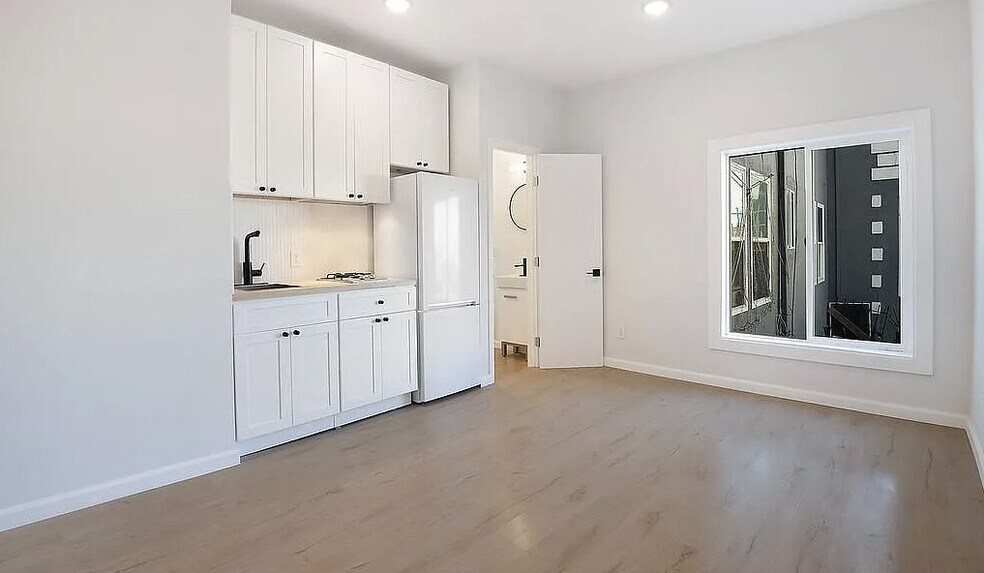Primary Photo - 1520 W 8th St
