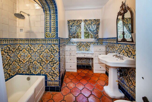 Building Photo - 0 E Junipero St