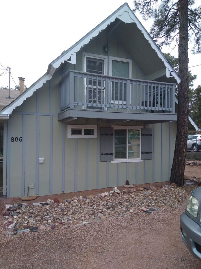 Building Photo - Adorable [furnished] - 2 Bed / 1 Bath A-Frame for Lease