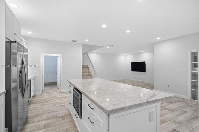 Building Photo - 1240 Weeping Willow Way