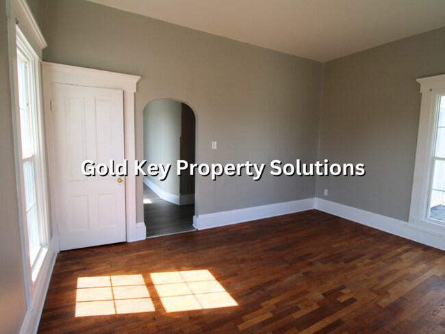 Building Photo - 803-807 High Street