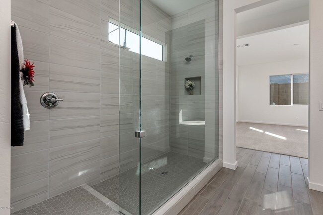 Building Photo - 927 E Paseo Way