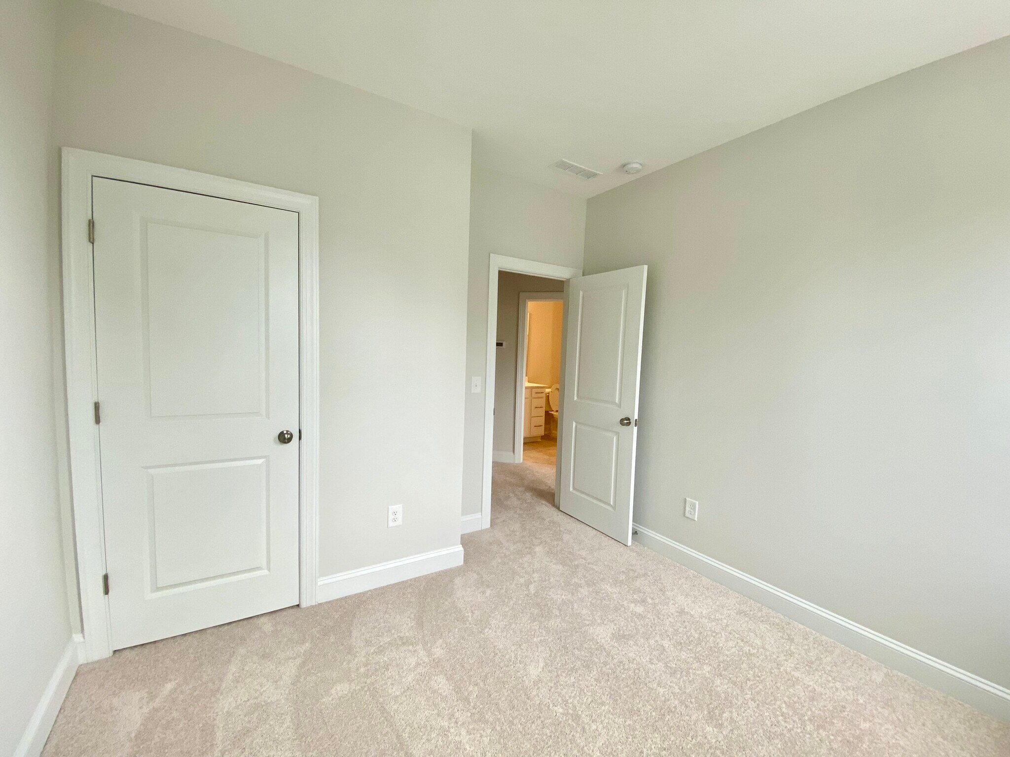 Building Photo - 2843 Macbeth Ln