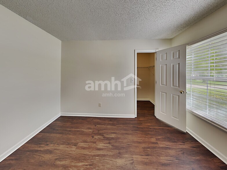 Building Photo - 7992 Seahaven Ct