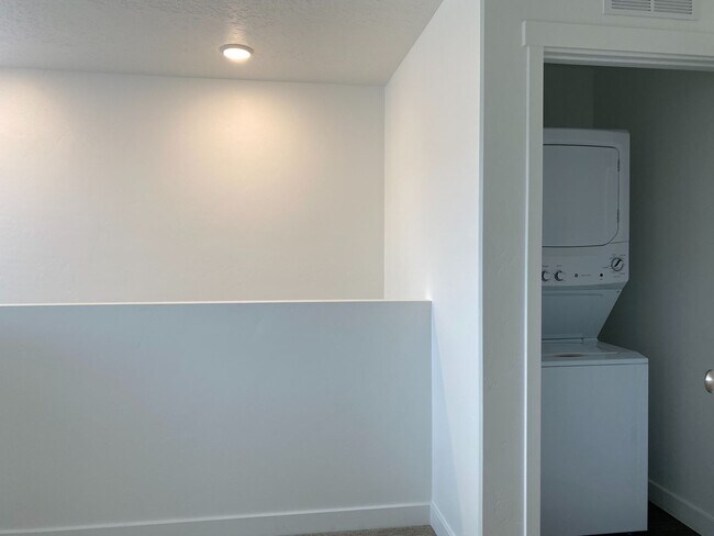 Building Photo - 912 Spruce Willow Wy