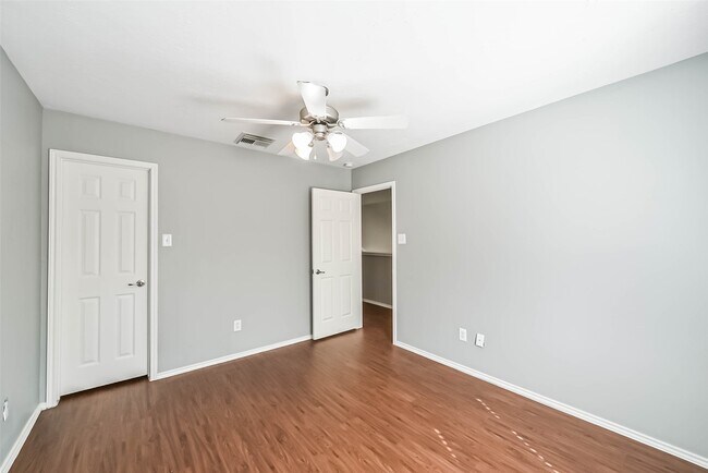 Building Photo - 8726 Old Maple Ln