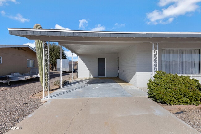 Building Photo - 5434 E Dodge St
