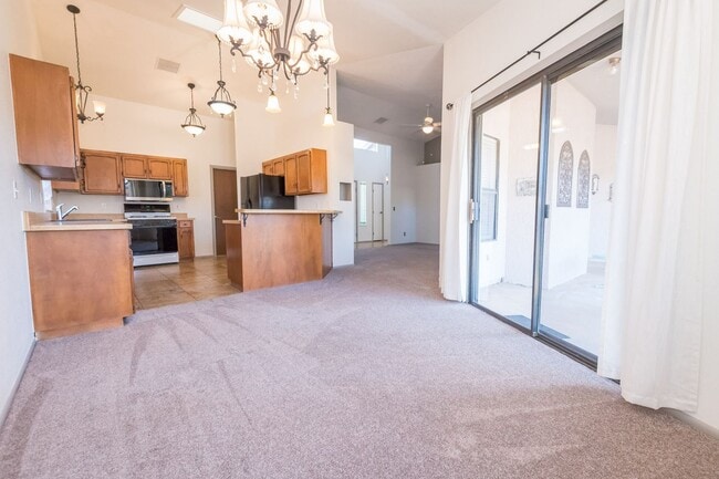 Building Photo - Beautifully Updated 2BR/2BA Home – Near Fort Huachuca