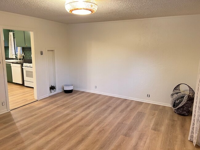 Building Photo - 4831 Osceola St