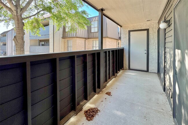 Building Photo - 3075 Walnut Bend Ln