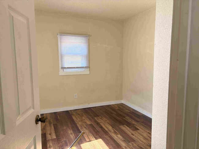 Building Photo - 603 E 22nd St #3