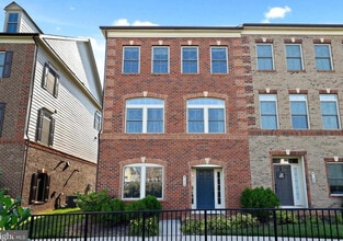 Building Photo - 9170 Kenway Ln