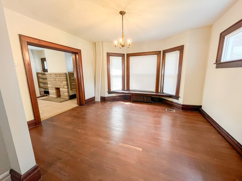 Living Room/Dining Room - 218 E Patterson Ave