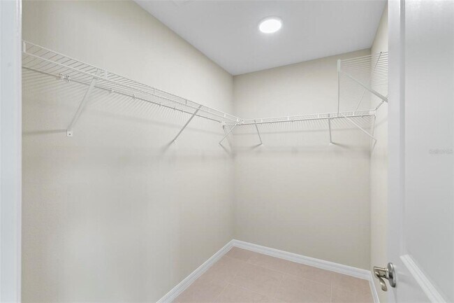 Building Photo - 11 Buffalo Grove Dr
