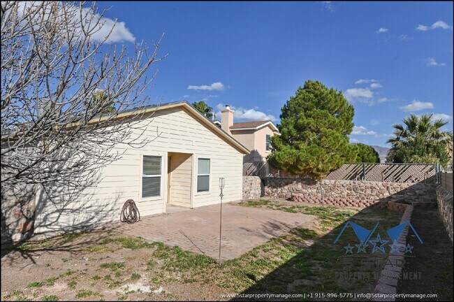 Building Photo - 648 Wind River Ave