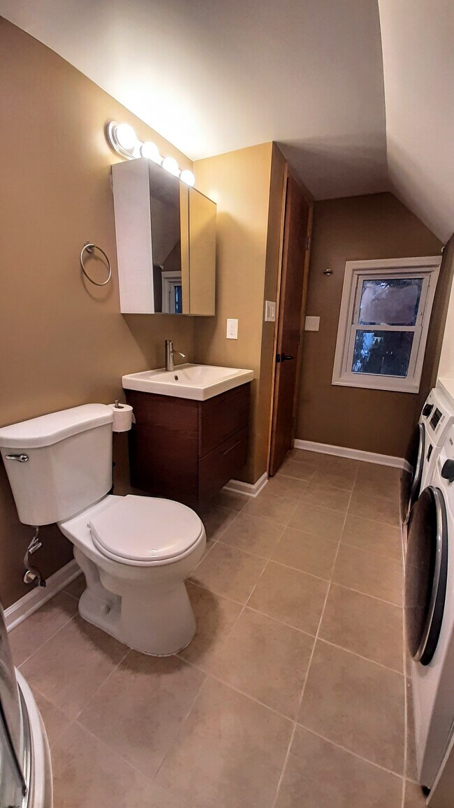 Bathroom/laundry - 3707 Lawrence Ave