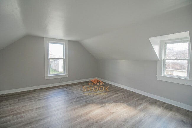 Building Photo - RENOVATED 3BR/2BA HOME CLOSE TO DOWNTOWN