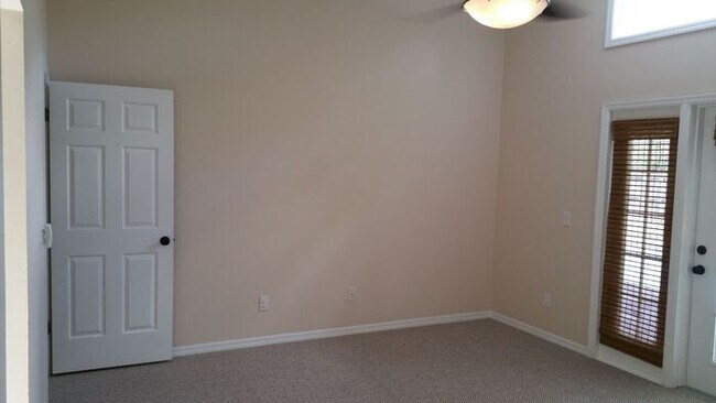 Building Photo - Spacious 4/2.5 Pool Home with 2-Car Garage...