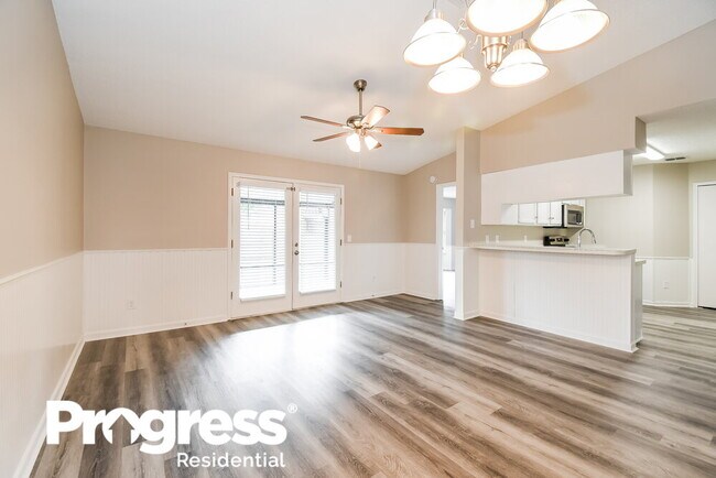 Building Photo - 13120 Leatherleaf Dr S