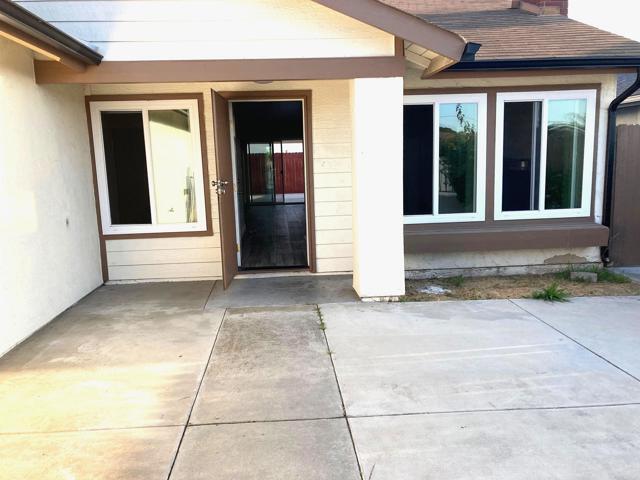Building Photo - 7561 Skyline Dr