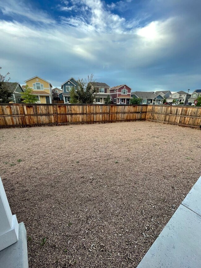 Building Photo - 2B/2B Berthoud Ranch Style Home Built with...