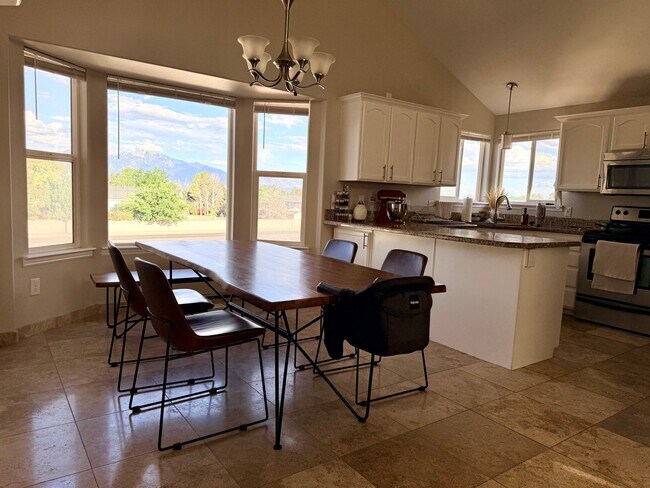 Building Photo - 6793 Mountain Aura Dr