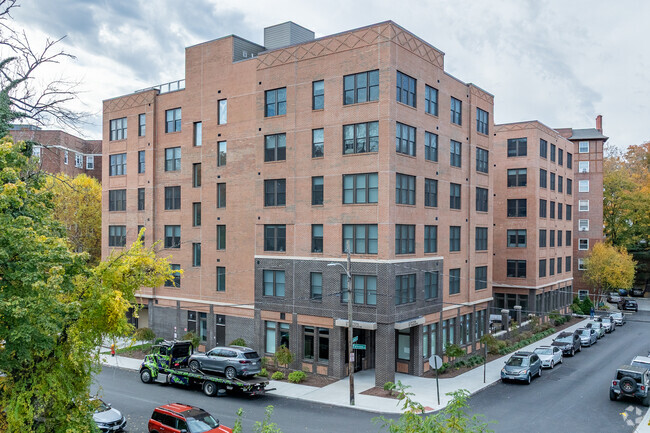 Building Photo - 15 Parkview