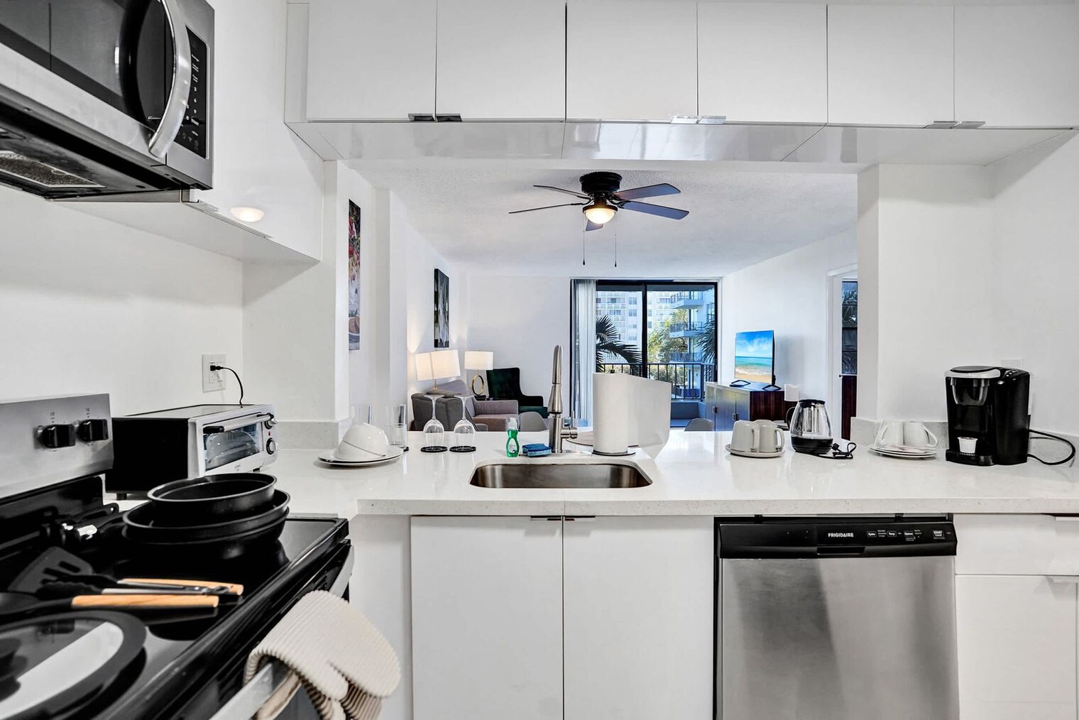 Building Photo - 777 NW 155th Ln