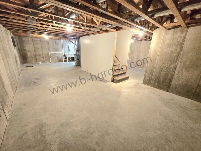 Building Photo - 8845 17th Ave