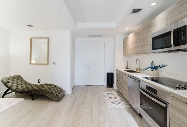 Building Photo - 101 NE 34th St