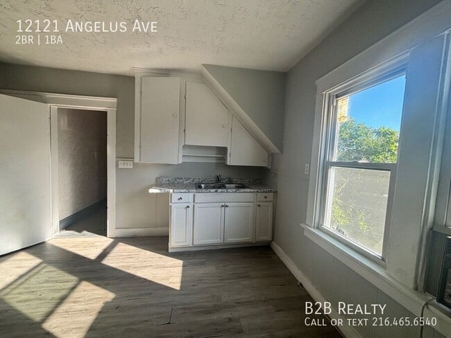 Building Photo - 12121 Angelus Ave