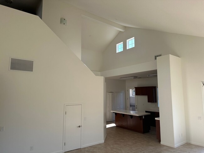 Building Photo - Pleasant 4 Bedroom 2.5 Bath Home Located i...