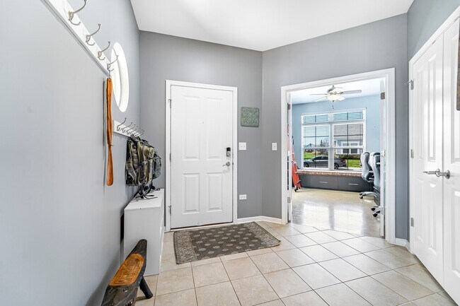 Building Photo - 16519 S Fox Run Cir