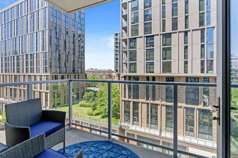 Building Photo - 5 S Green St