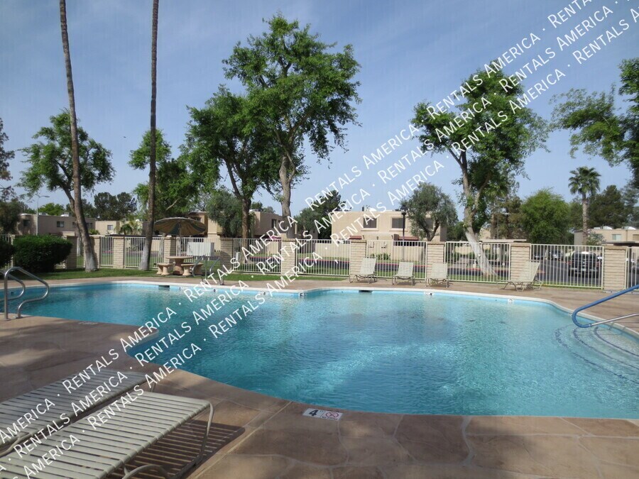 Building Photo - 4112 N 81st St