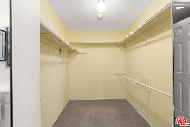 Building Photo - 1133 9th St