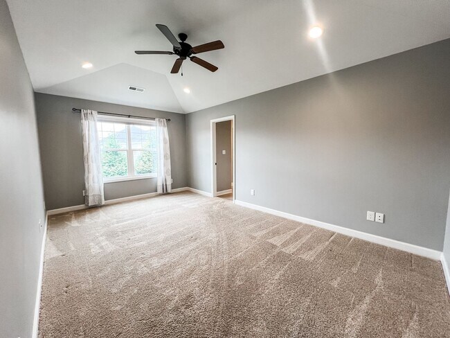Building Photo - Single-Family Home in Hopkinsville with Fe...